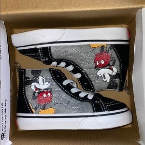 Toddler Mickey vans